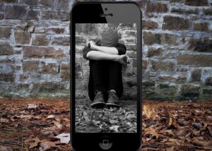 bullying, cyberbullying, insult, laugh at, sad, alone, weak, maverick, anders, helpless, mobile, social media